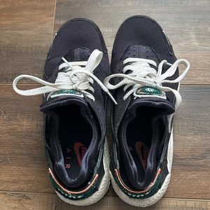 Midnight blue Nike Hurache